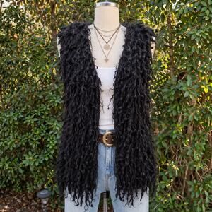 NWT Selfie Couture by Trendology Shaggy Fuzzy Vest Black Boho Festival Soft